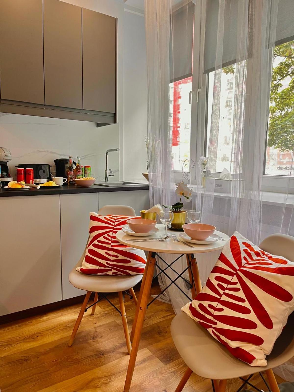 Special 1 Bed Room Condo Warszawa Center Екстериор снимка