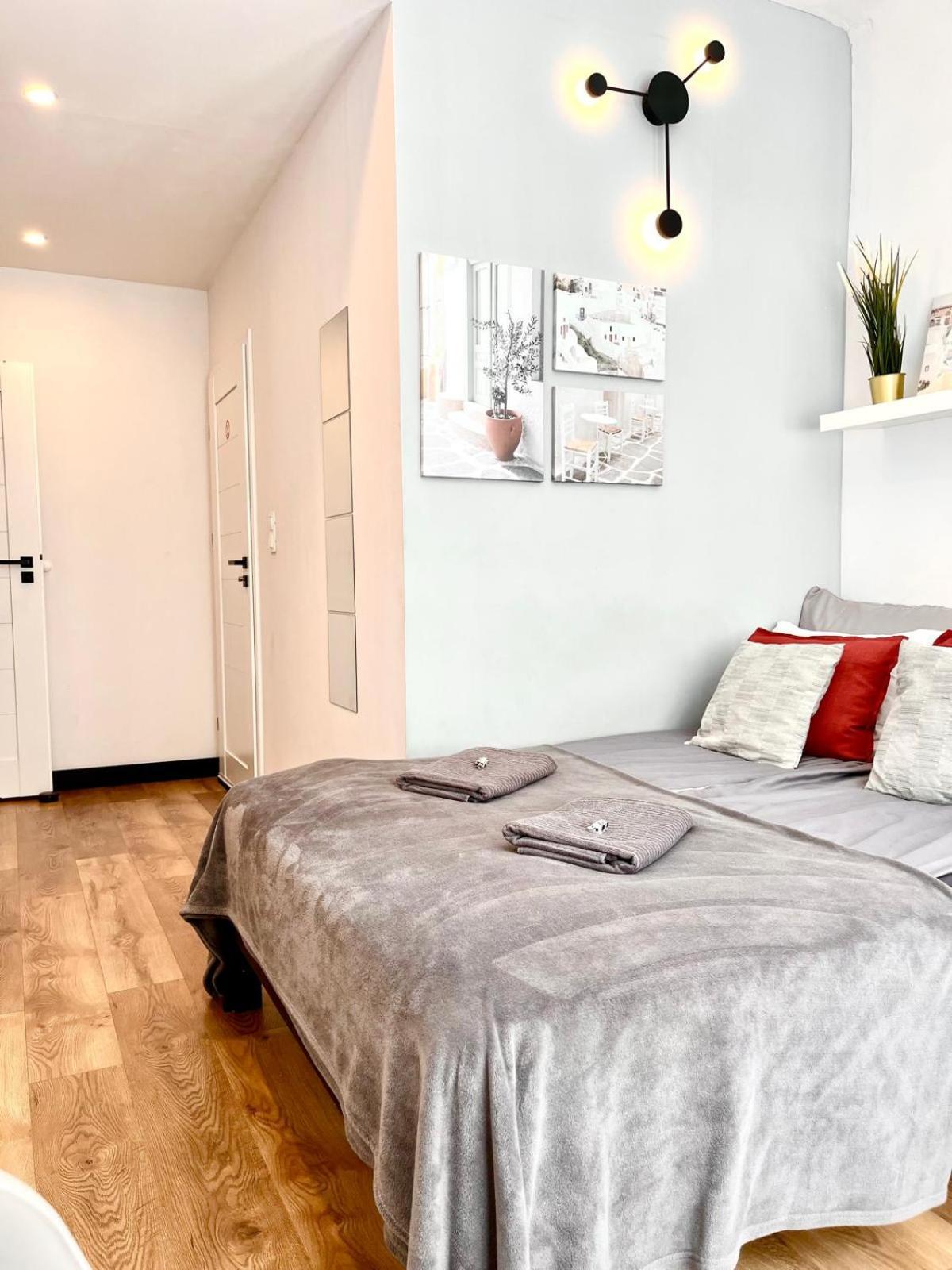Special 1 Bed Room Condo Warszawa Center Екстериор снимка